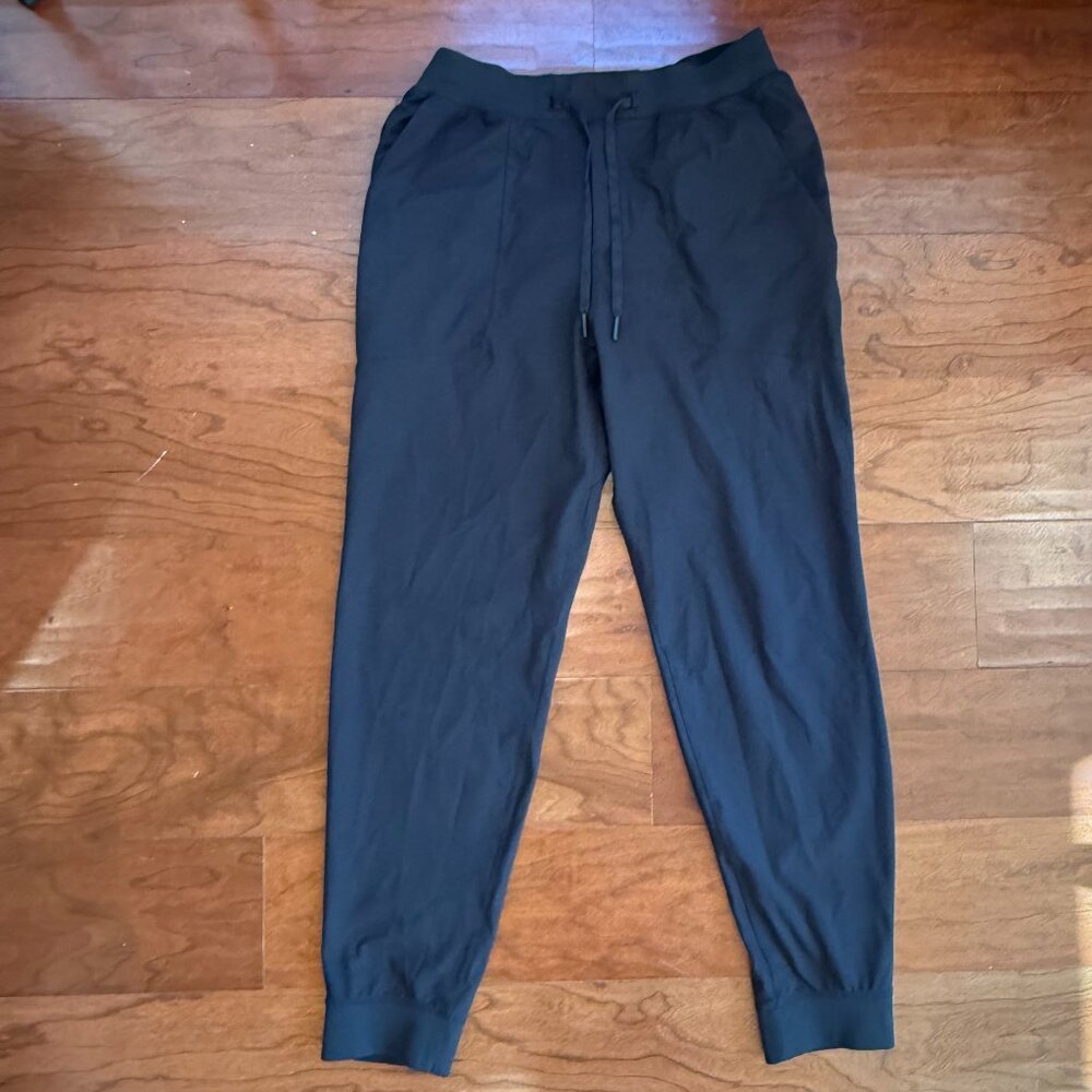 Lululemon Men's Black Jogger Pants, Size M